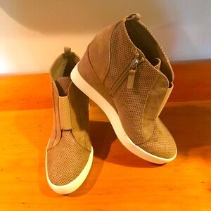 Mia Tan Suede Booties with Herl and Rubber bottom